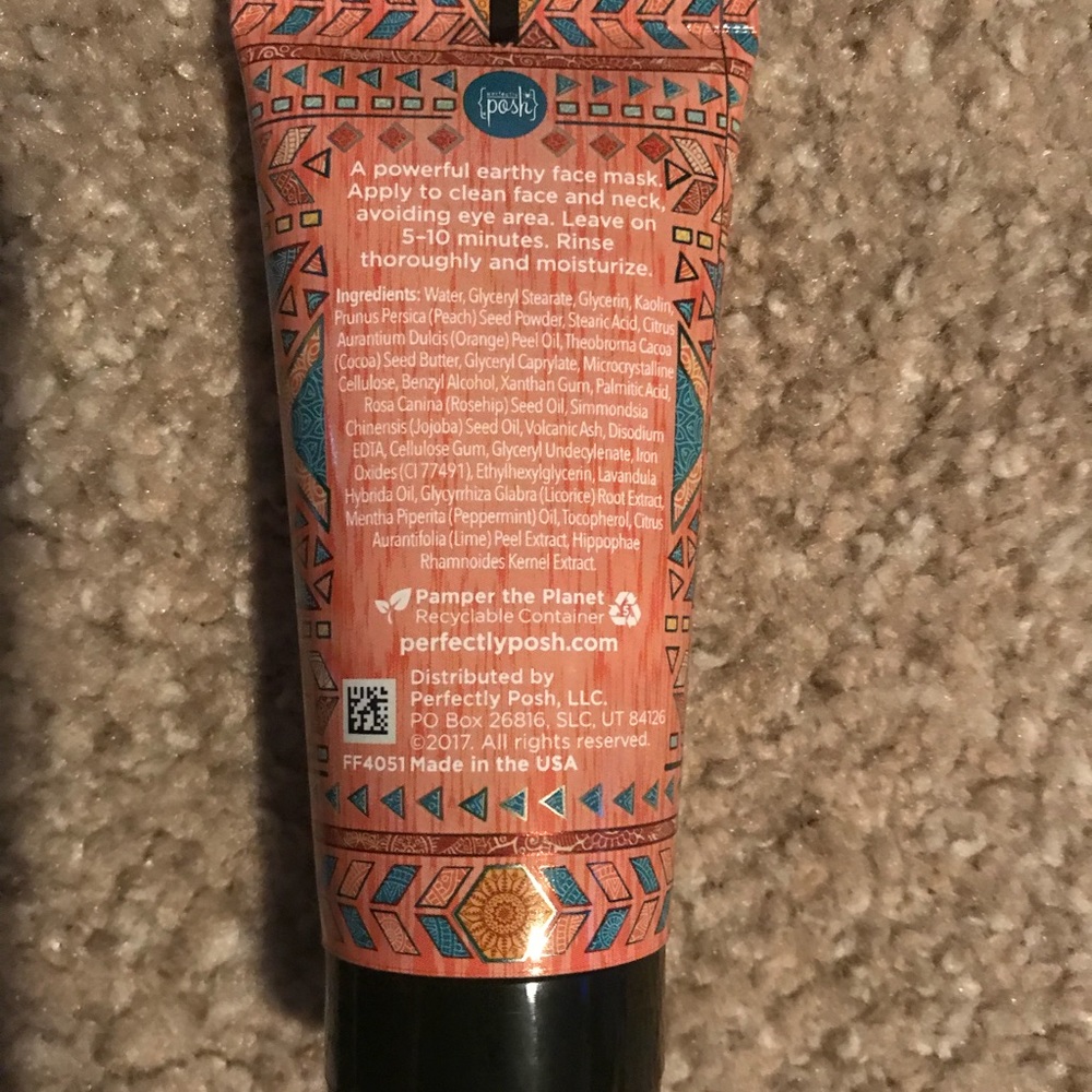 Perfectly Posh - Picture 2 of 2